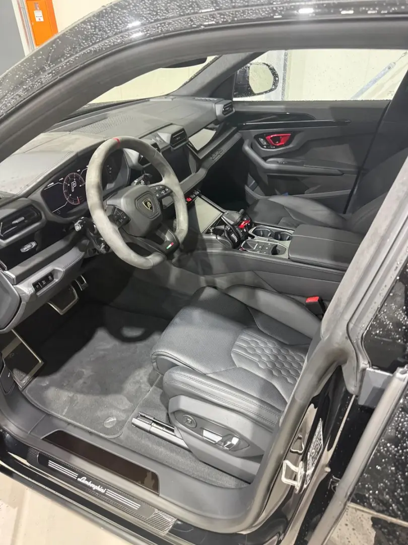 Urus 4.0 V8 PHEV SE - FAST VOLL