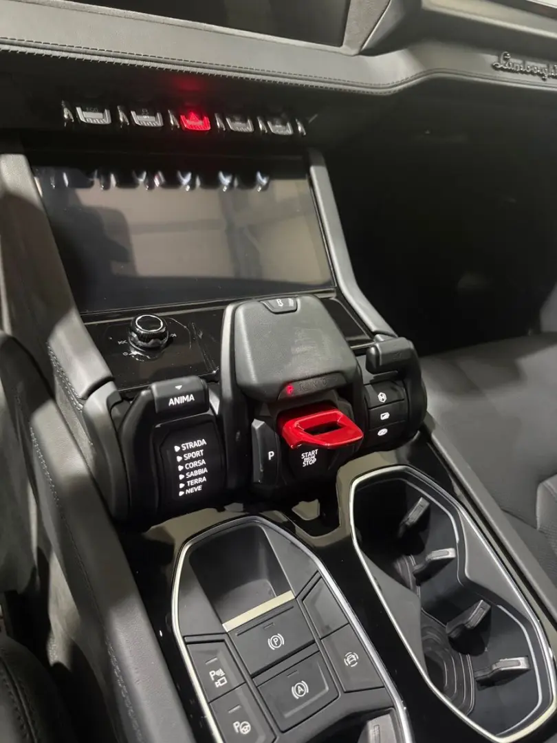 Urus 4.0 V8 PHEV SE - FAST VOLL