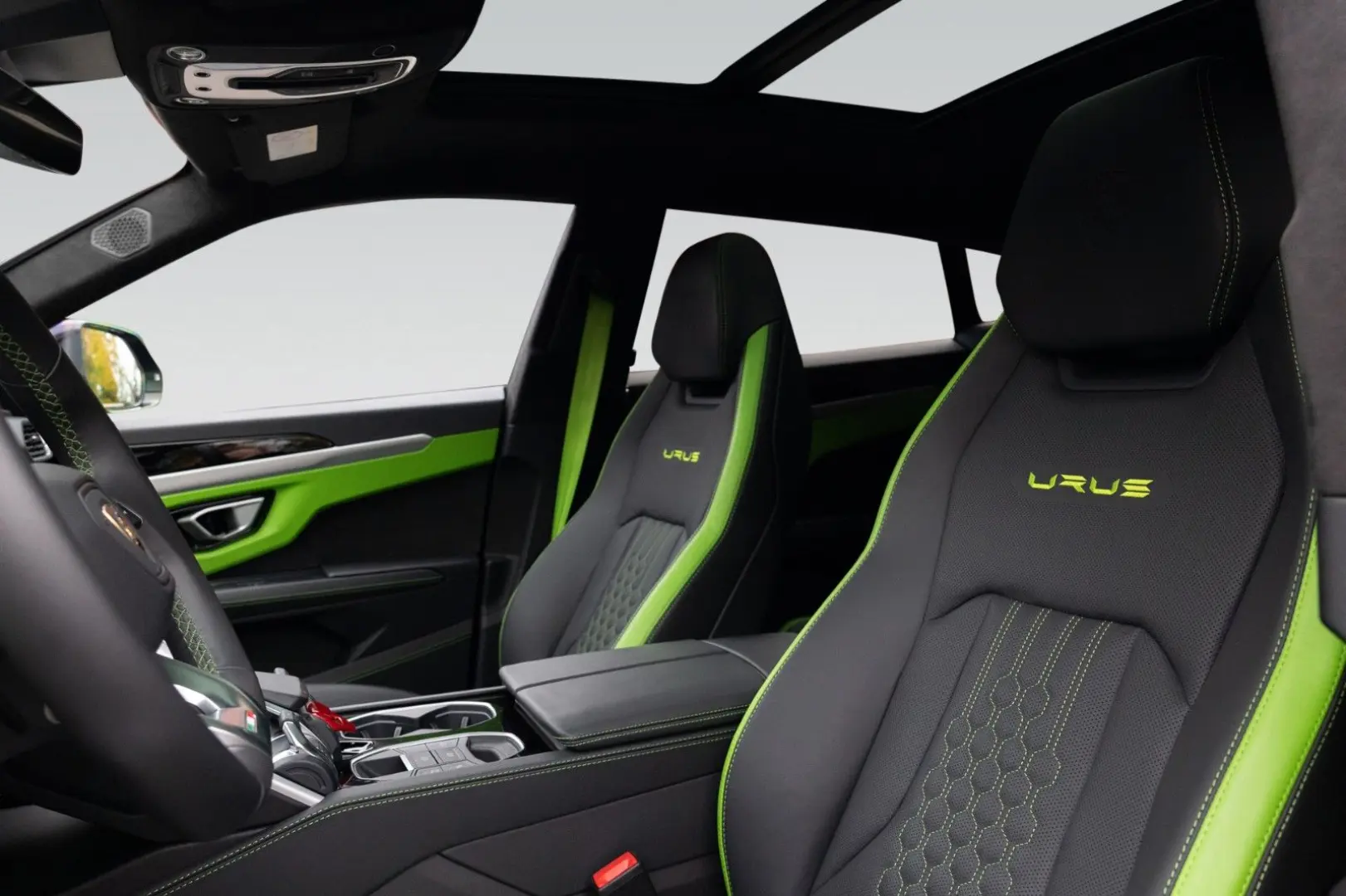 Urus S   Matt PPF   Park Assistance Pack