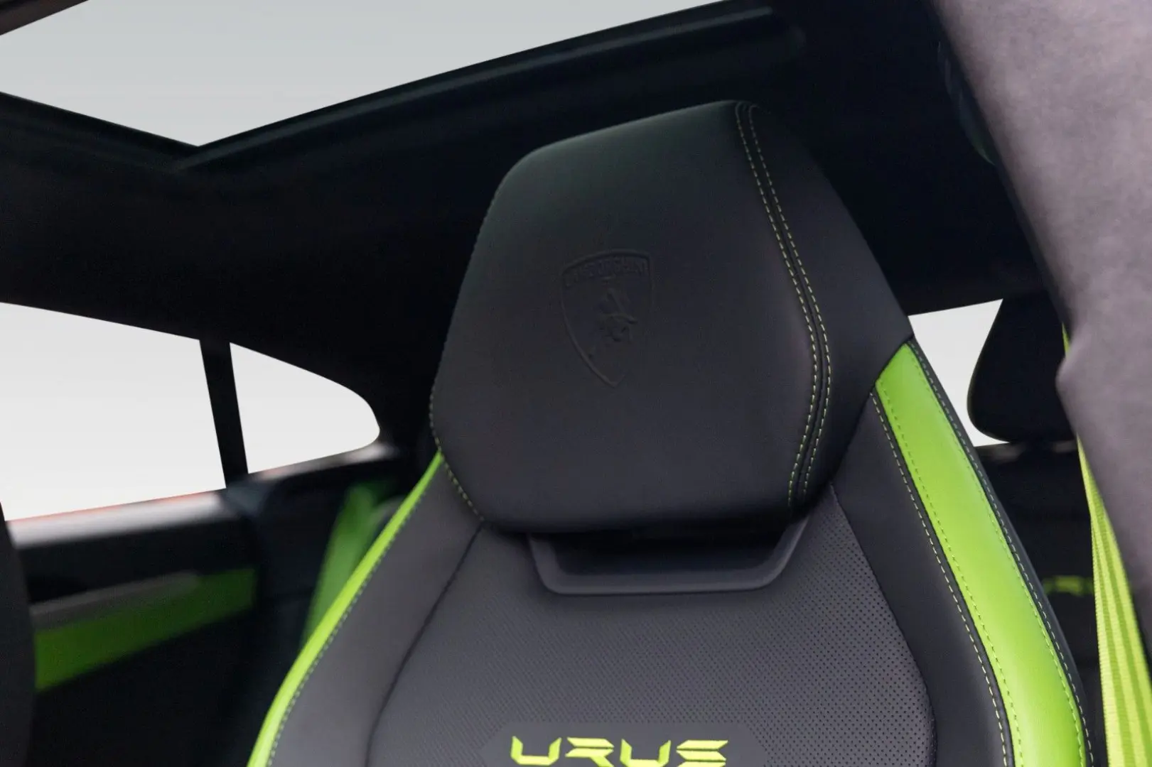 Urus S   Matt PPF   Park Assistance Pack