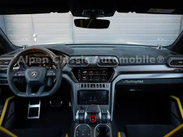 Urus Performante Massage  Panorama  B&O