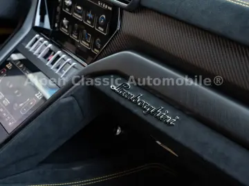 Urus Performante Massage  Panorama  B&O