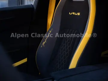 Urus Performante Massage  Panorama  B&O