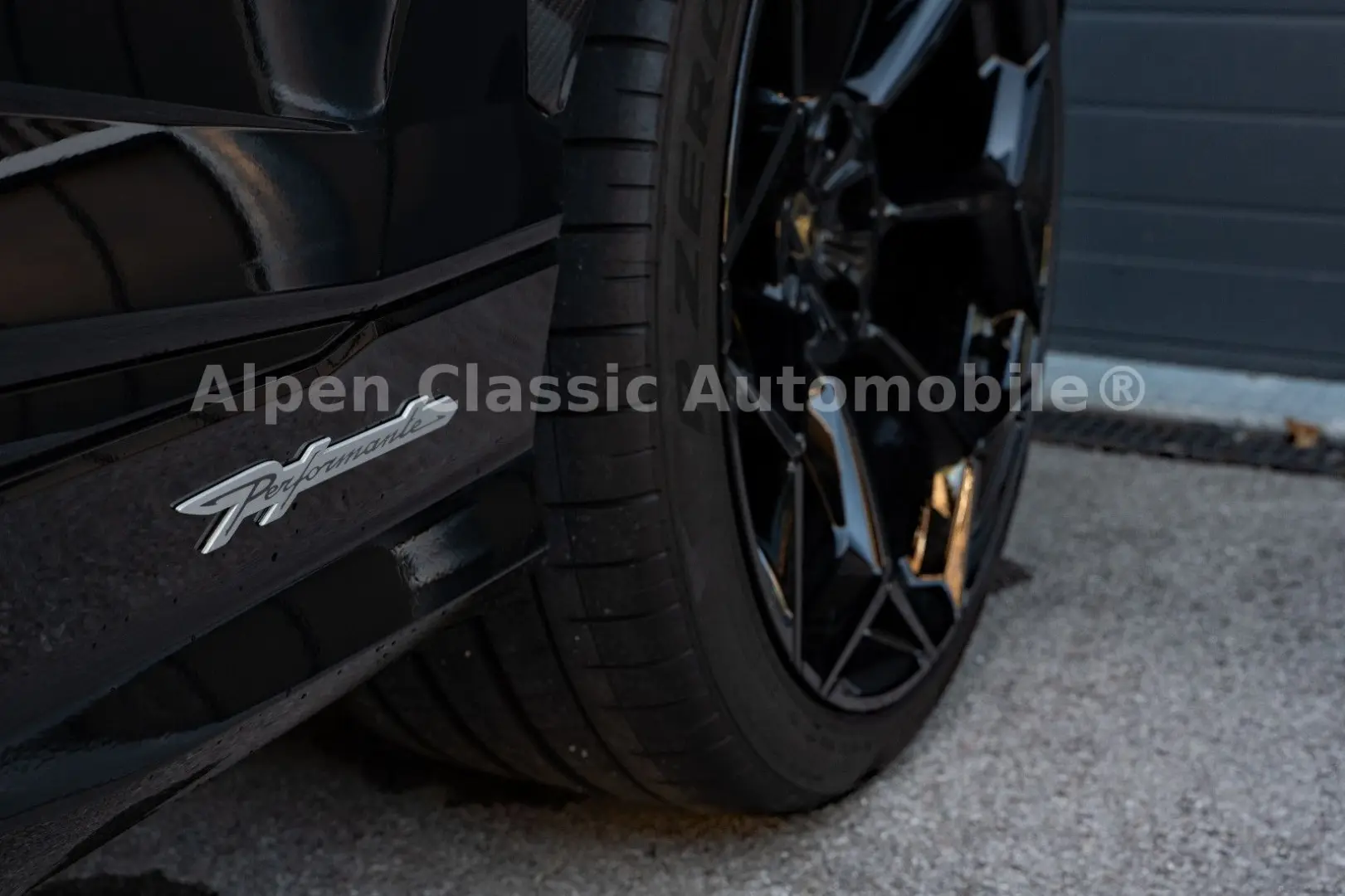 Urus Performante Massage  Panorama  B&O