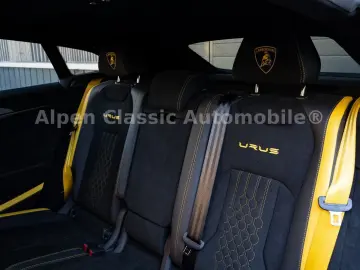 Urus Performante Massage  Panorama  B&O