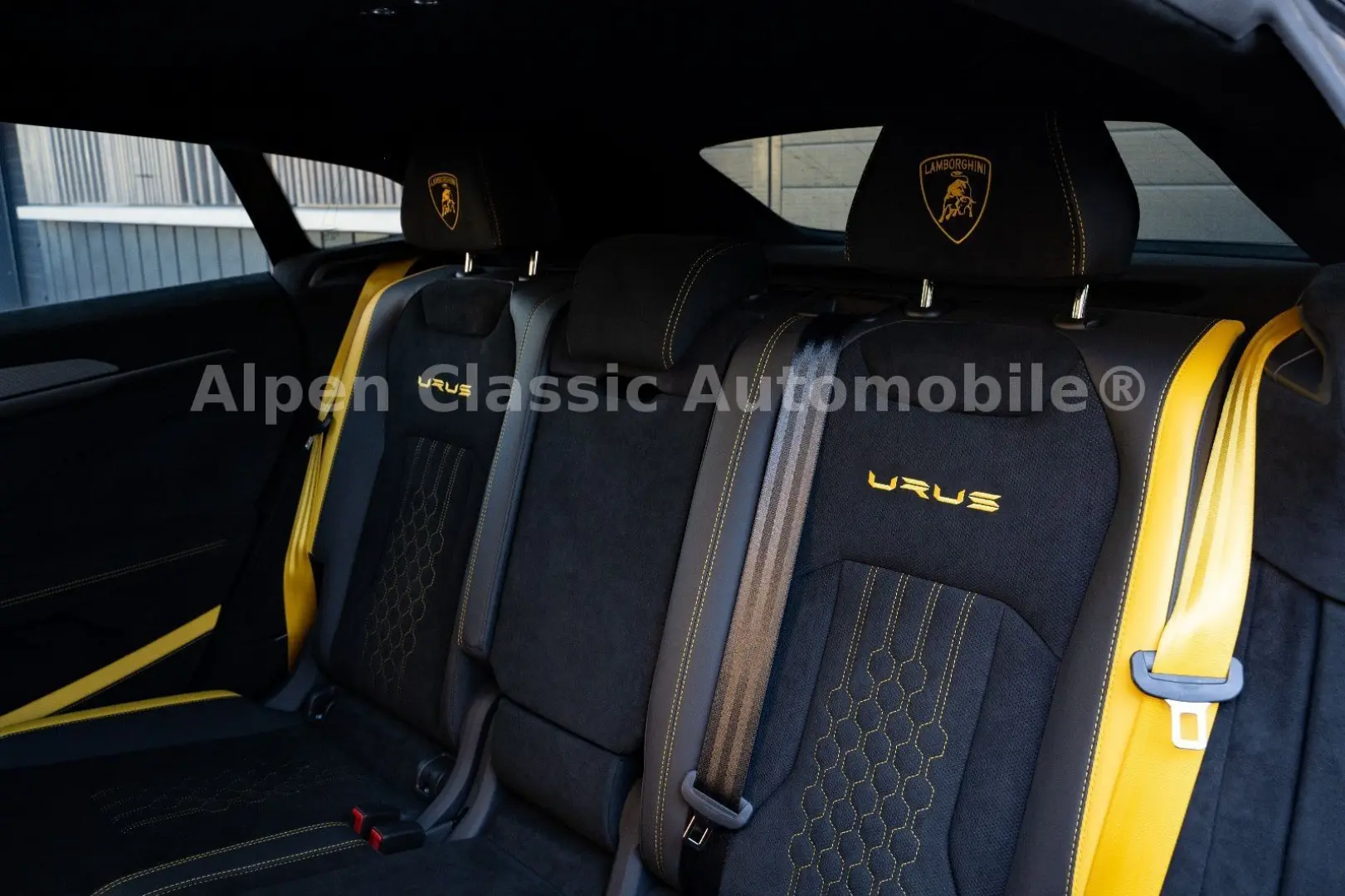 Urus Performante Massage  Panorama  B&O