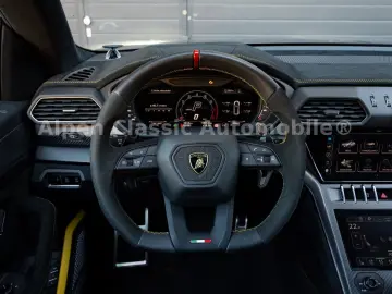 Urus Performante Massage  Panorama  B&O