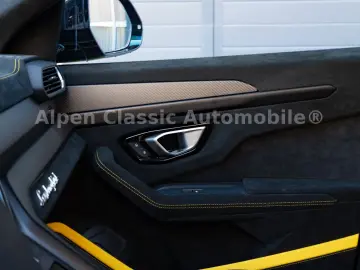 Urus Performante Massage  Panorama  B&O