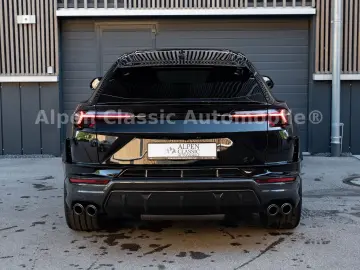 Urus Performante Massage  Panorama  B&O