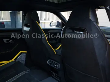 Urus Performante Massage  Panorama  B&O