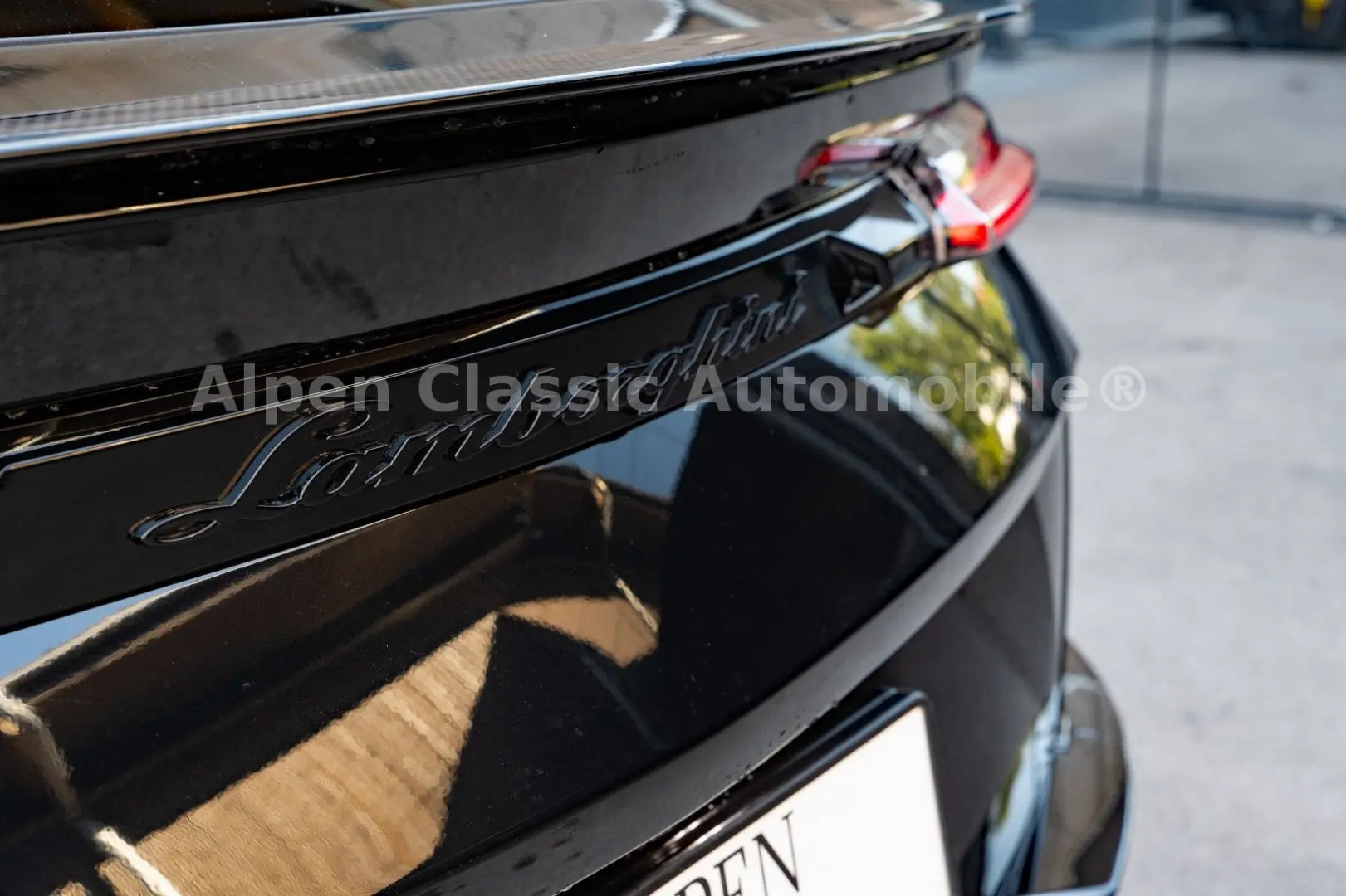 Urus Performante Massage  Panorama  B&O