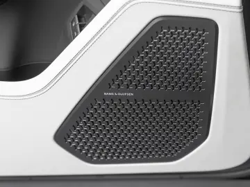 Urus SE   Viola Galaxias   Akrapovic   PPF