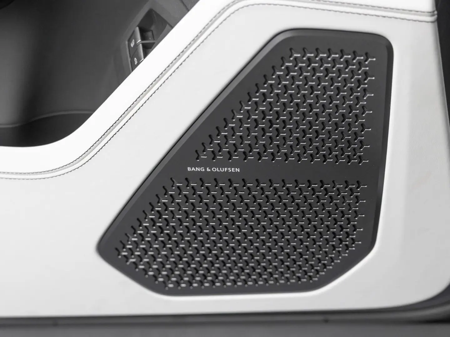 Urus SE   Viola Galaxias   Akrapovic   PPF