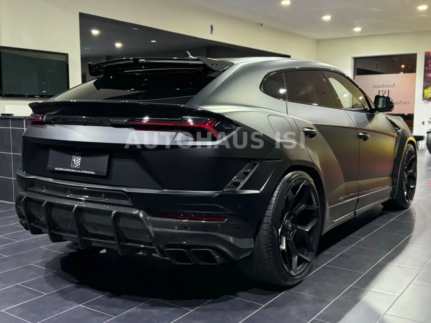 Urus S NOVITEC ESTESO WIDEBODY NERO MATT CARBON