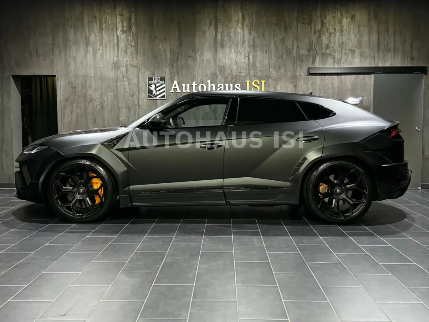 Urus S NOVITEC ESTESO WIDEBODY NERO MATT CARBON