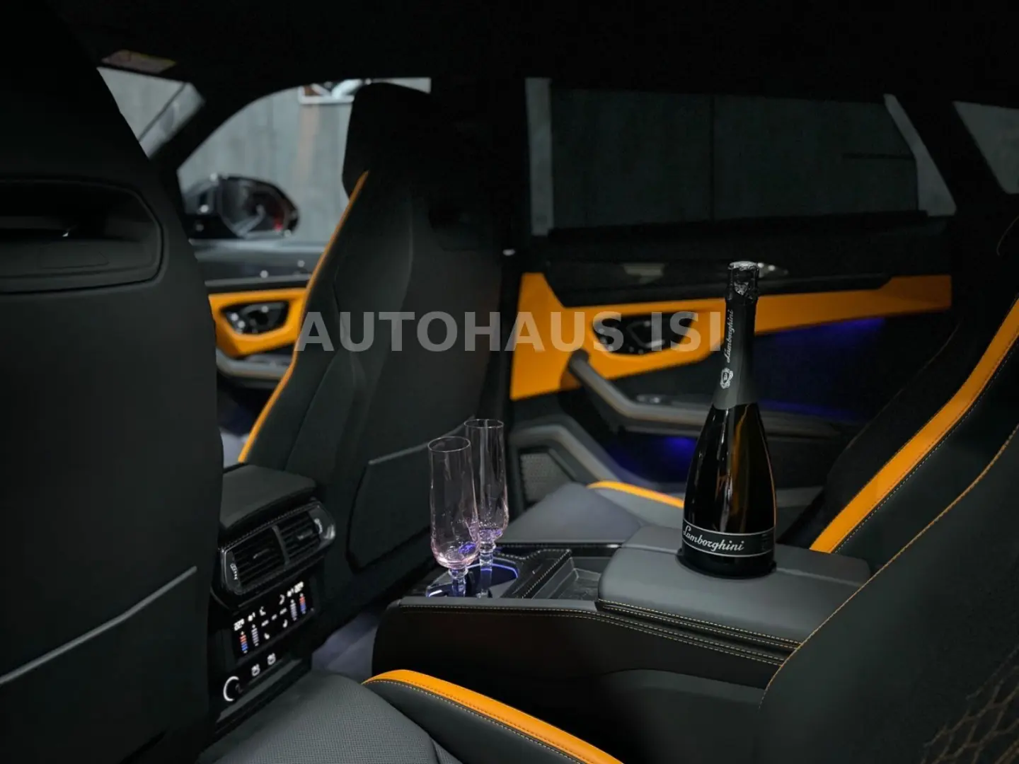 Urus S NOVITEC ESTESO WIDEBODY NERO MATT CARBON