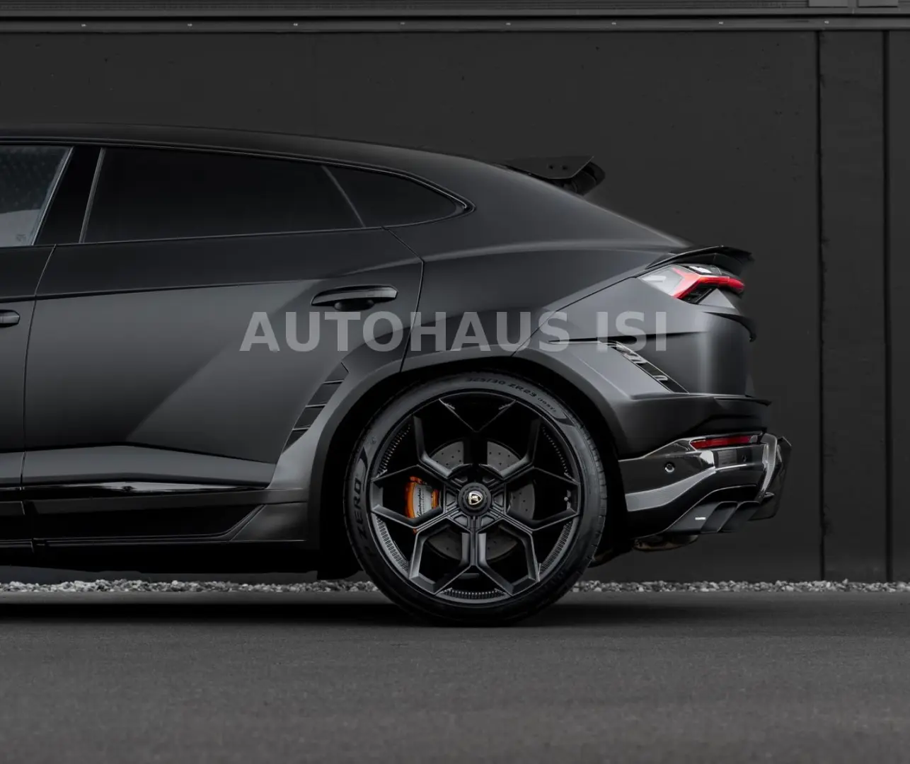 Urus S NOVITEC ESTESO WIDEBODY NERO MATT CARBON