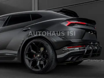 Urus S NOVITEC ESTESO WIDEBODY NERO MATT CARBON