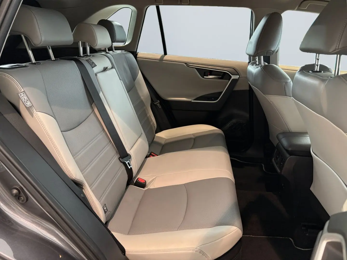 RAV 4 2.5 Hybrid Lounge 4x4  360 Navi LED JBL Ga