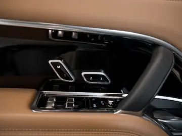 Range Rover P460e SE 24MY