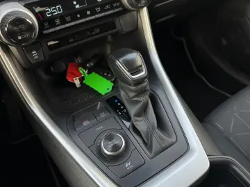 Rav4 2.5 Hybrid AWD  Facelift