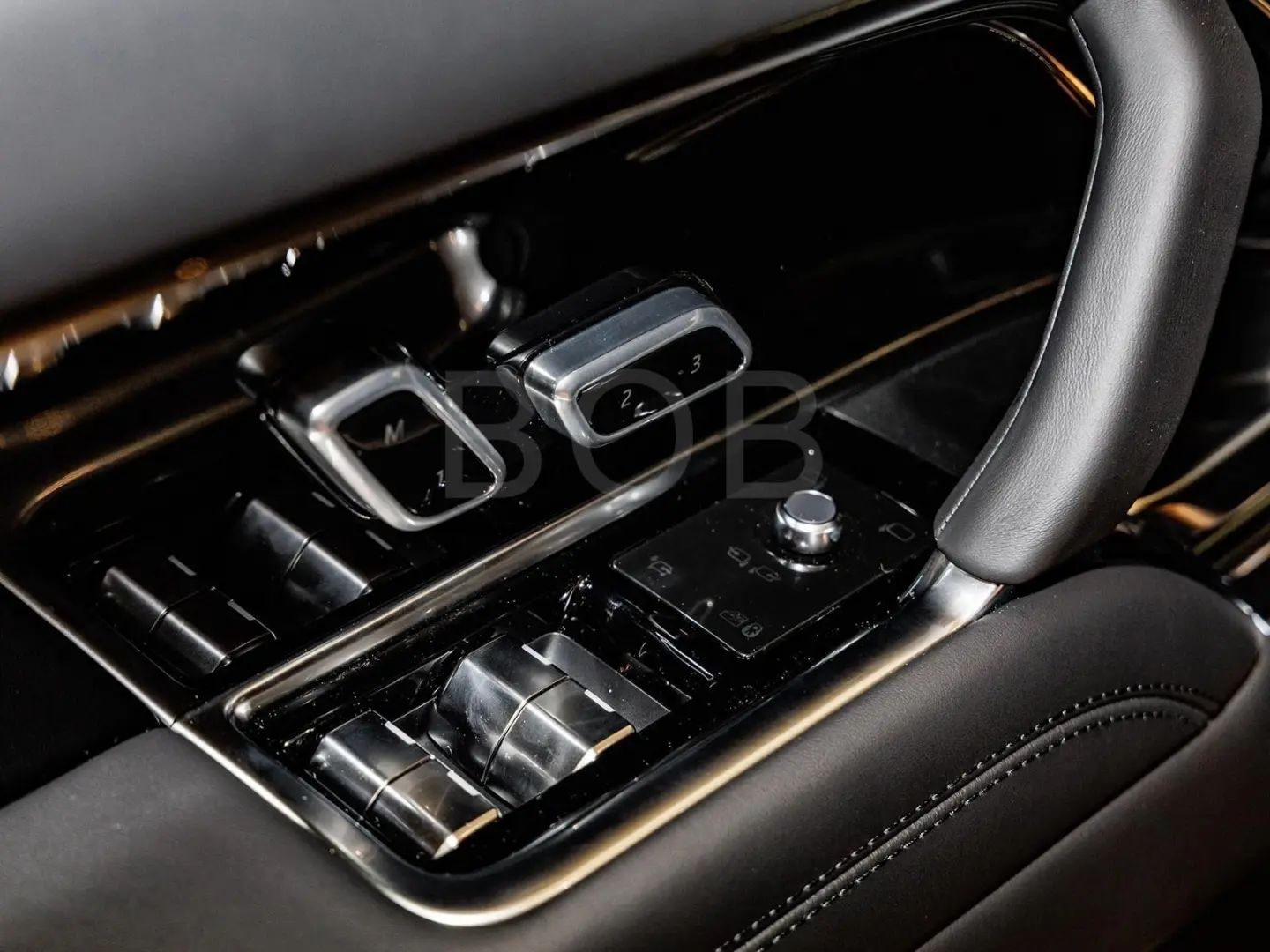 Range Rover SWB P460e HSE