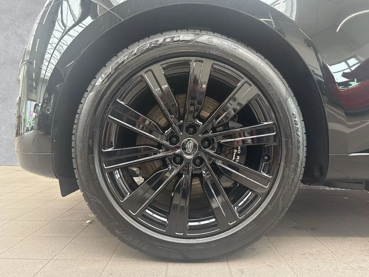 Range Rover P550e Autobiography 22'' AHK Lederhi