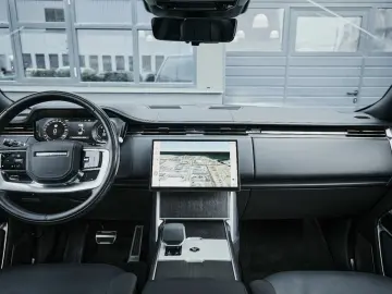 Range Rover P550e Autobiography SWB