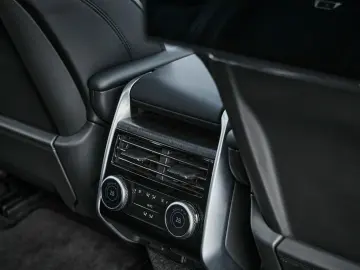 Range Rover P550e Autobiography SWB