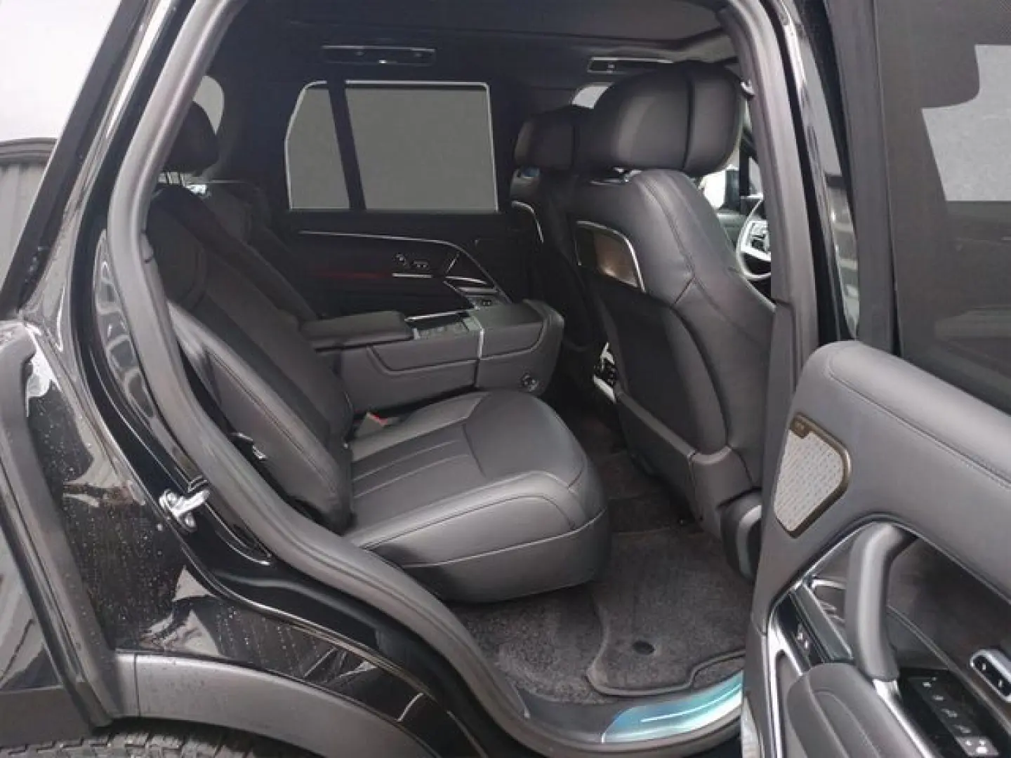 Range Rover P550e Autobiography AHK Shadow-Paket