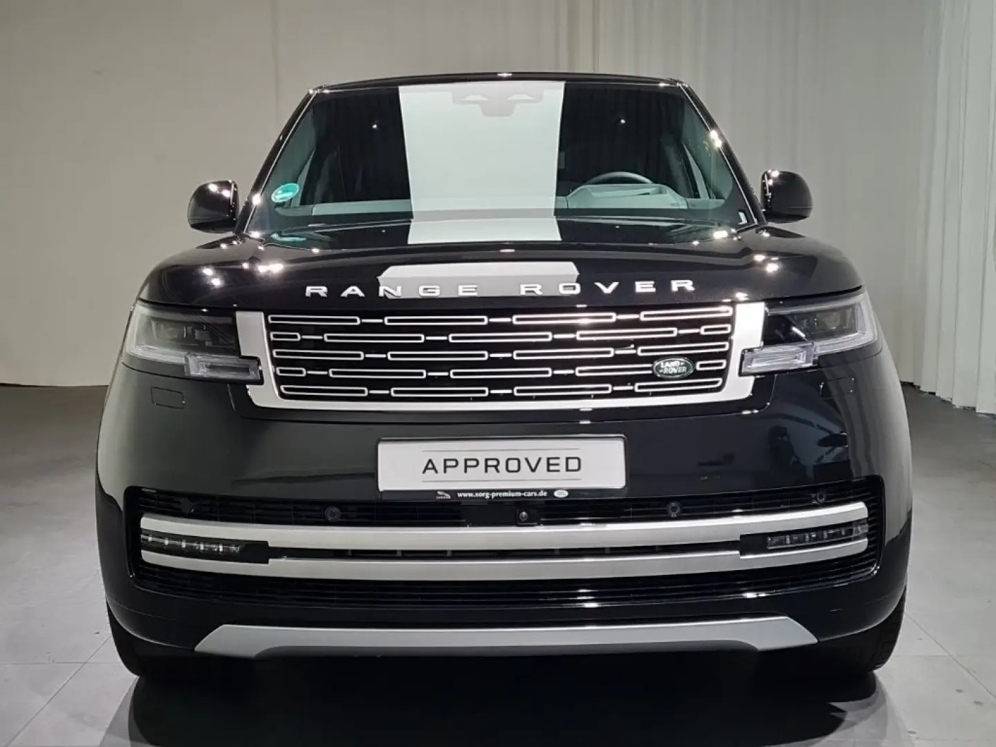 Range Rover P550e Autobiography