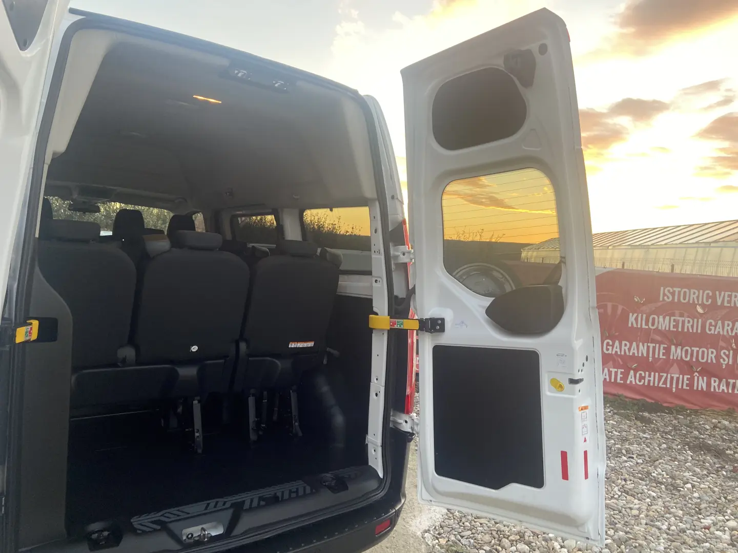 Ford Transit Custom Minibus  9 locuri  2020