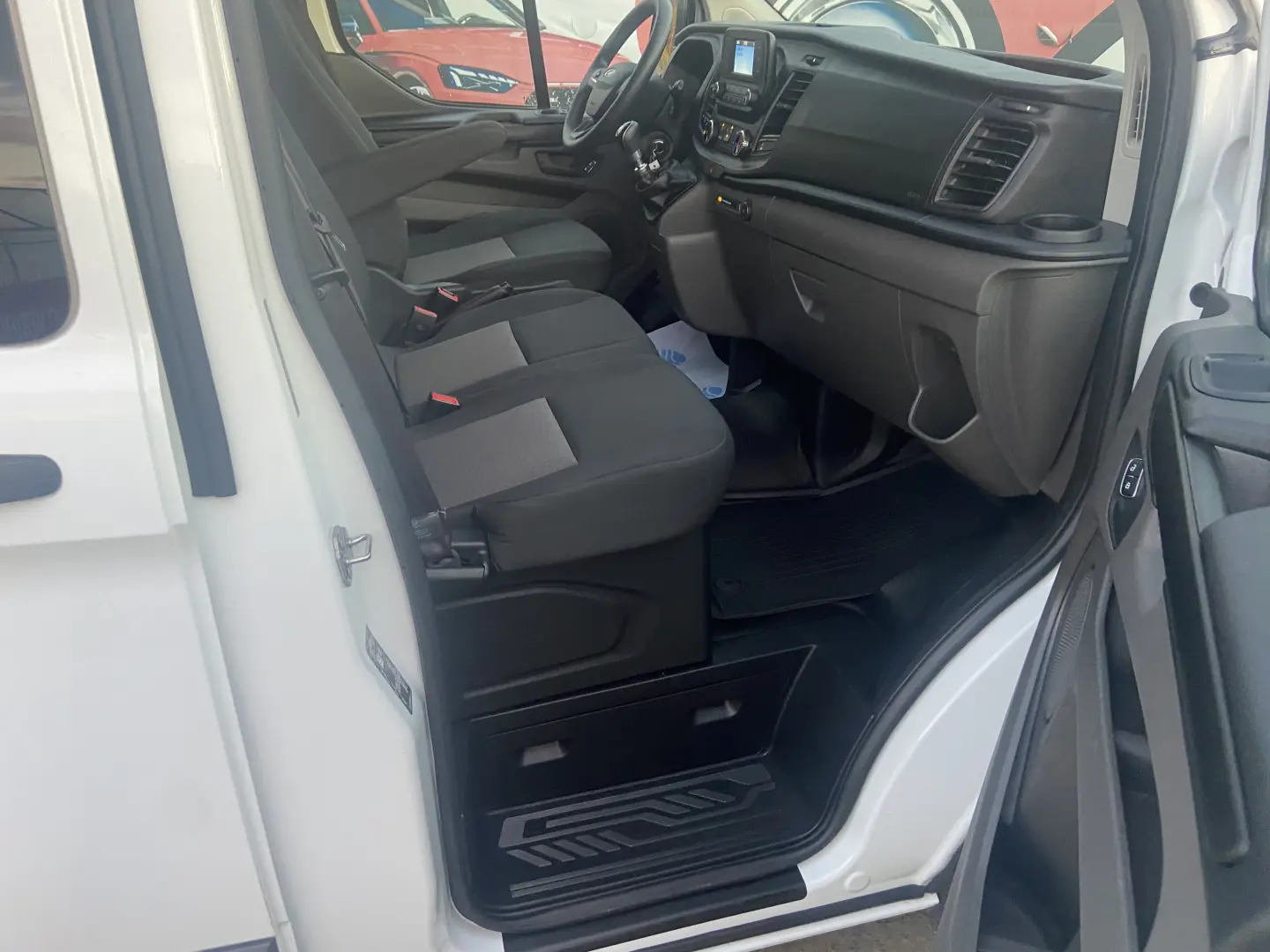 Ford Transit Custom Minibus  9 locuri  2020