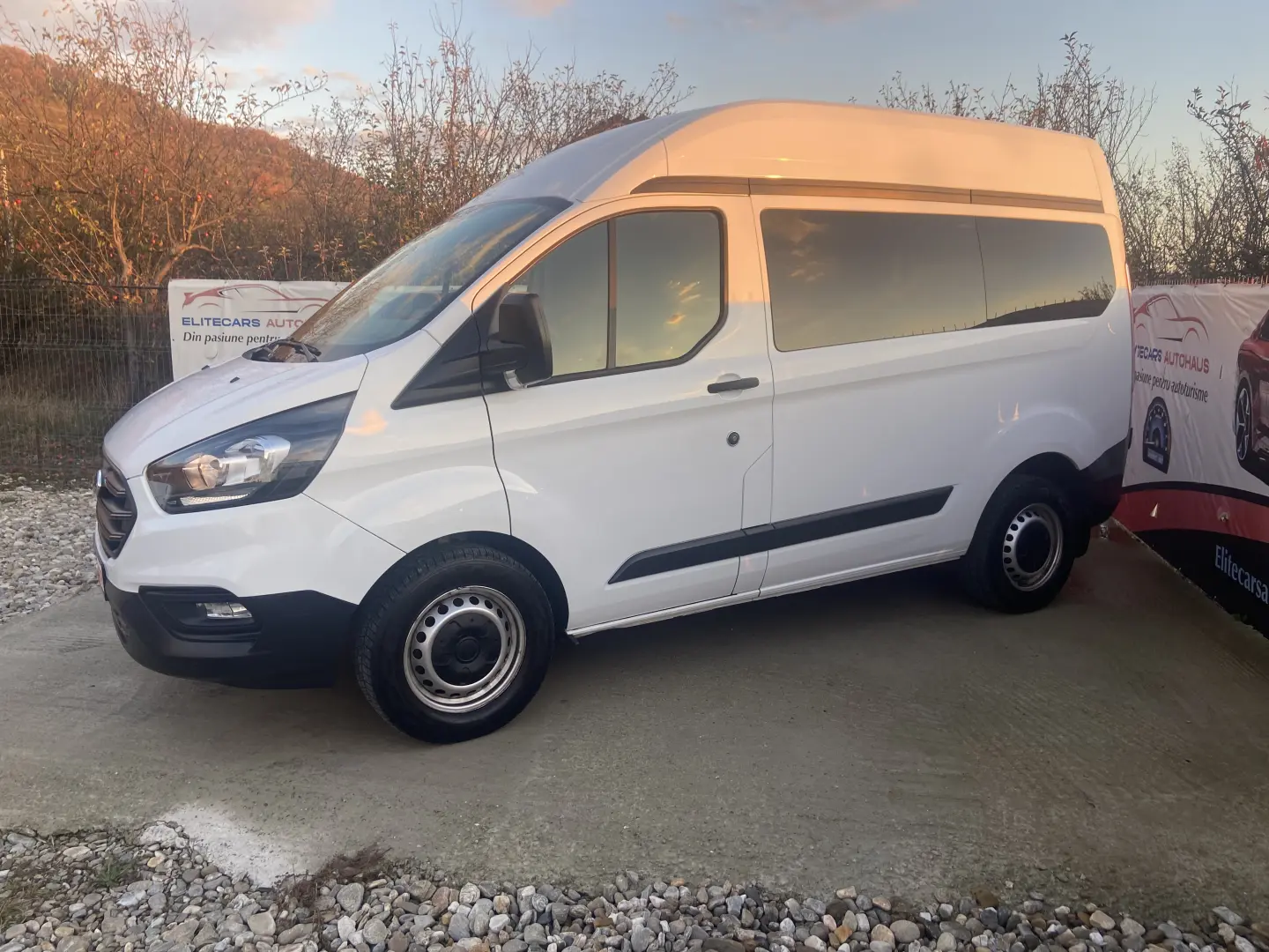 Ford Transit Custom Minibus  9 locuri  2020
