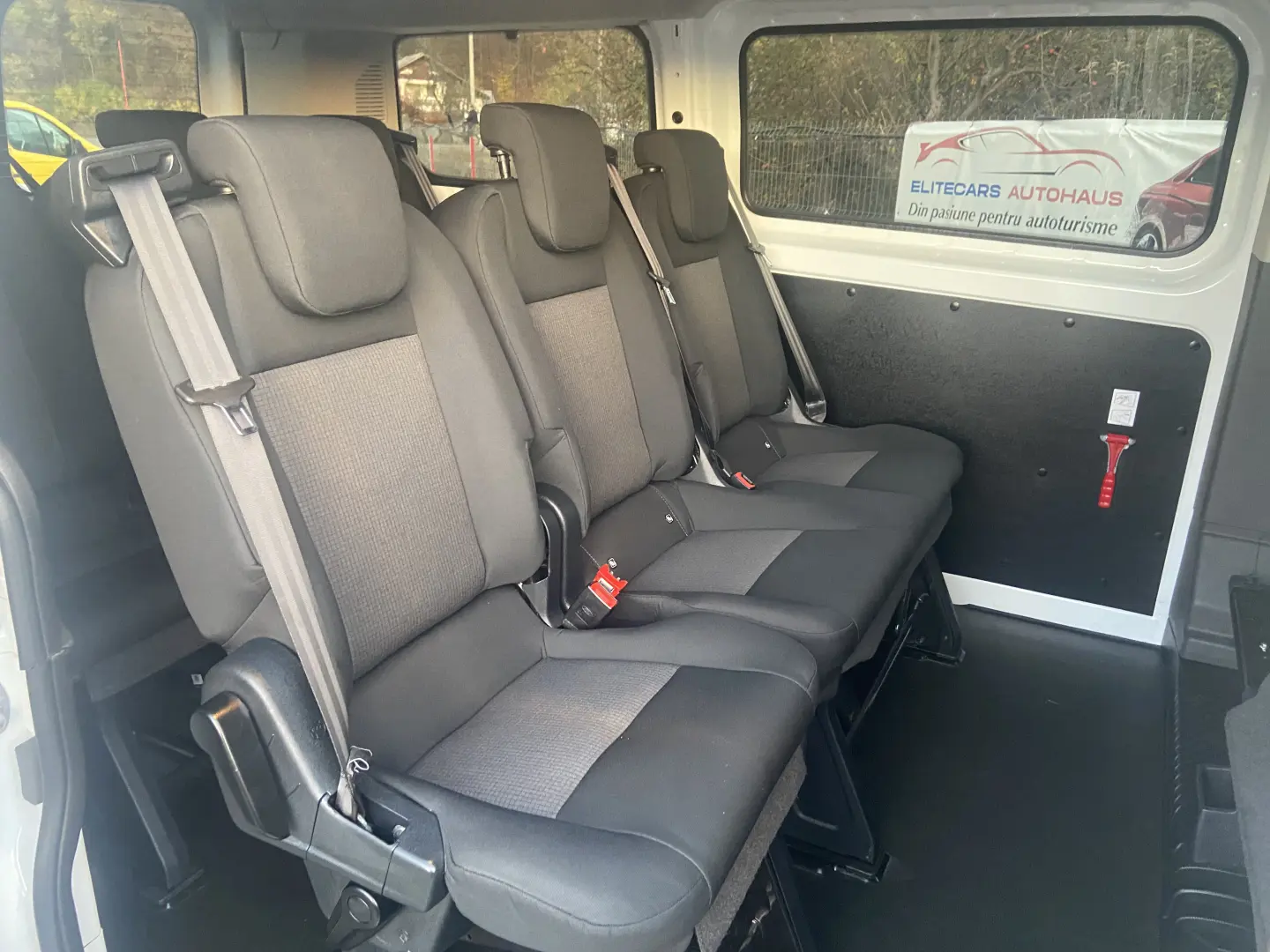 Ford Transit Custom Minibus  9 locuri  2020