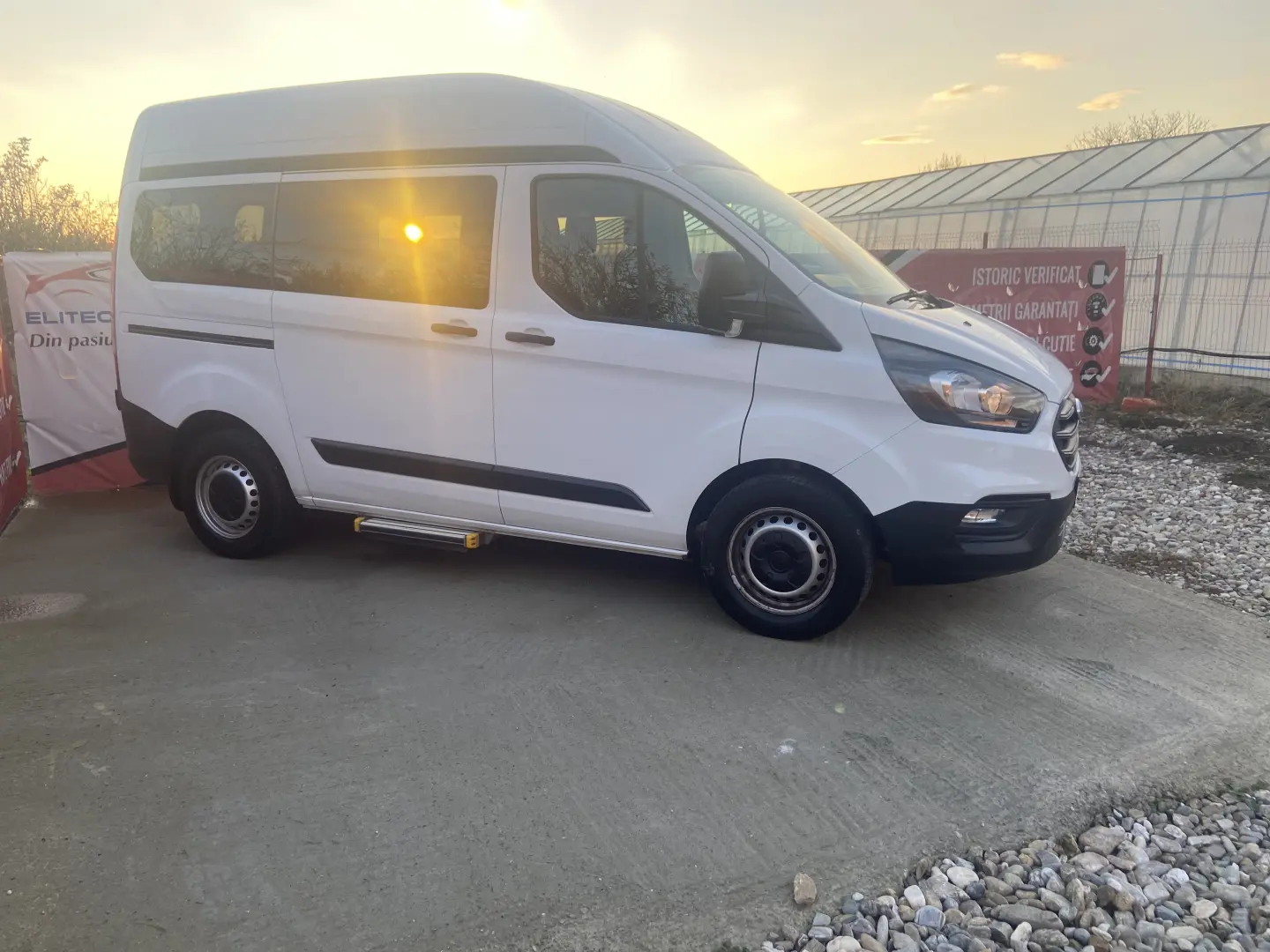 Ford Transit Custom Minibus  9 locuri  2020