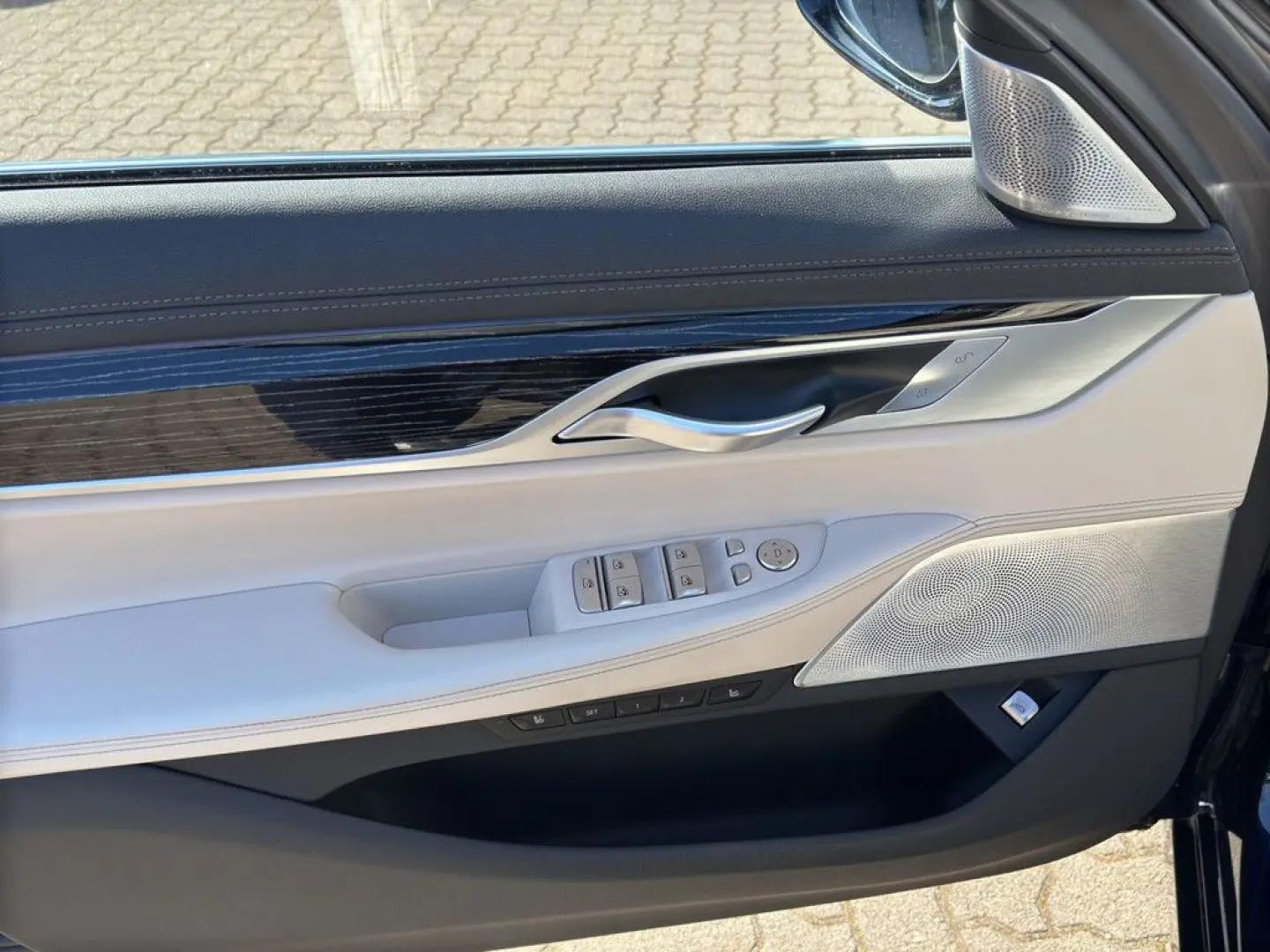 740d xDrive LASER HUD AKTIVSITZE 360  B&W 20