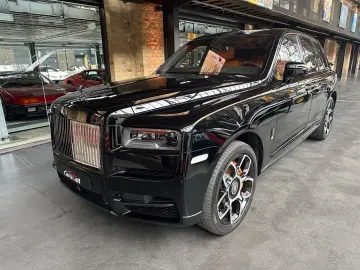 Cullinan Black Badge MY24  Mandarin  4 seat spec