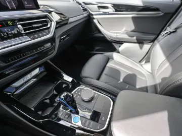 X3 Inspiring FACEL. PANO LED ACC W-LAN NAVI SHZ