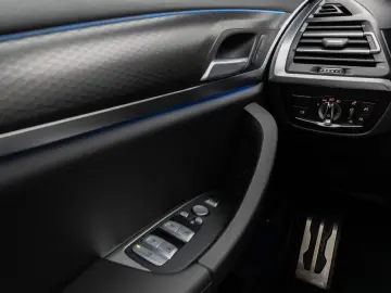 X3 xD30e M Sport 360 Laser HUD DAB HiFi Komfort