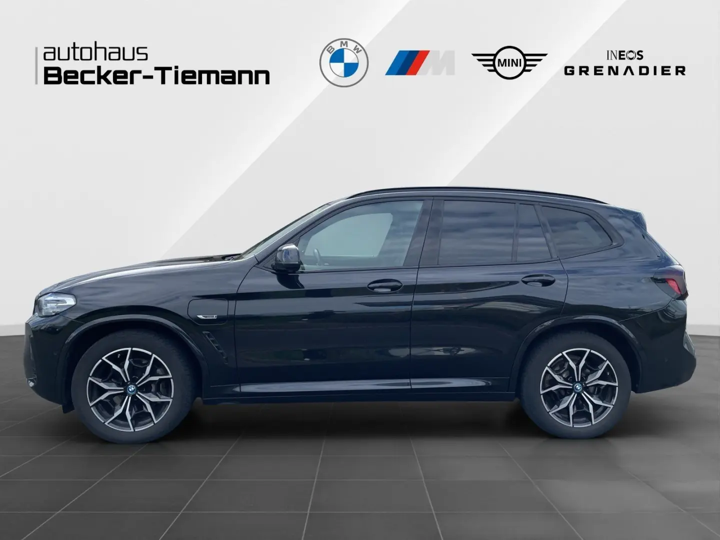 X3 xDrive30e M Sport Live  Driving Parking LED D