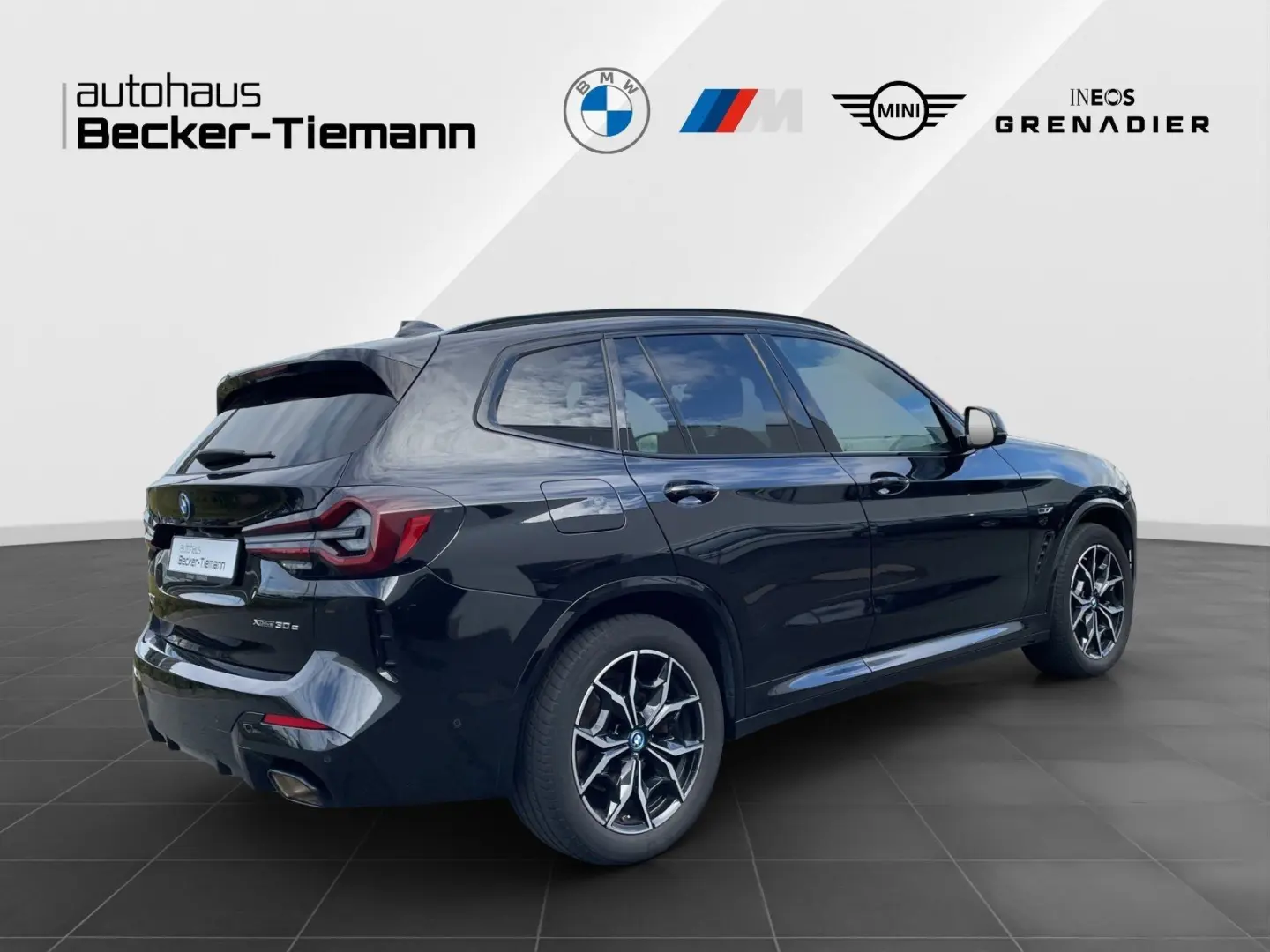 X3 xDrive30e M Sport Live  Driving Parking LED D