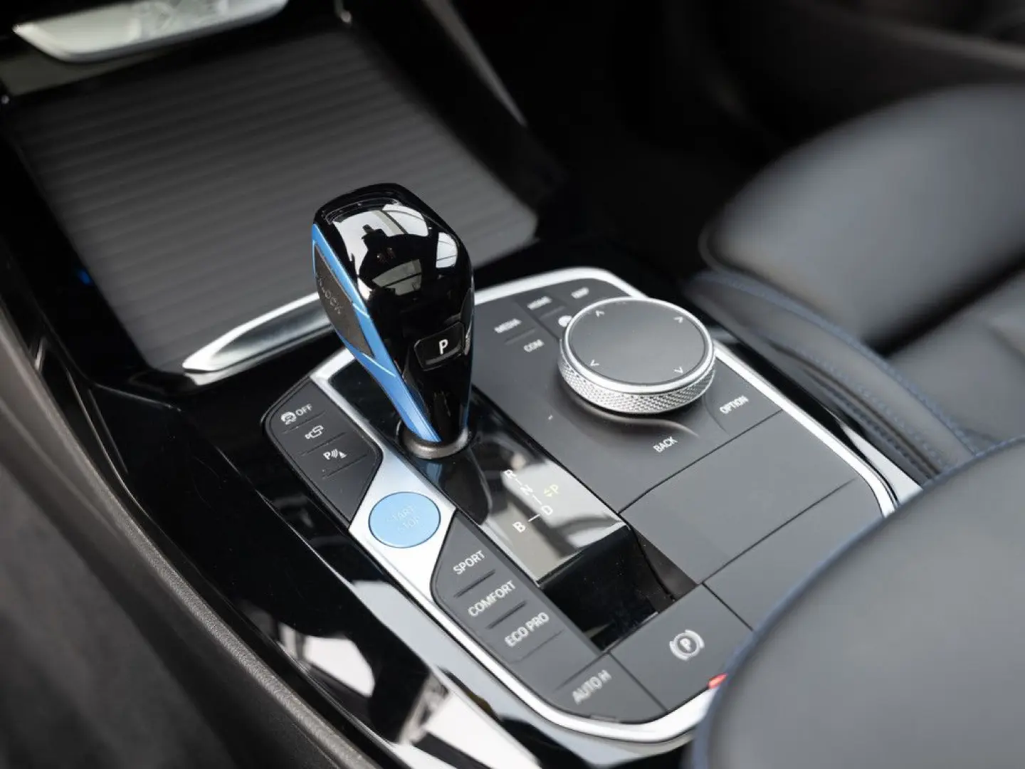 X3 Impressive PANO AHK HUD 360  LED ACC W-LAN