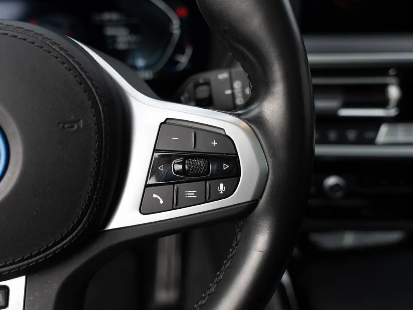 X3 Impressive PANO AHK HUD 360  LED ACC W-LAN