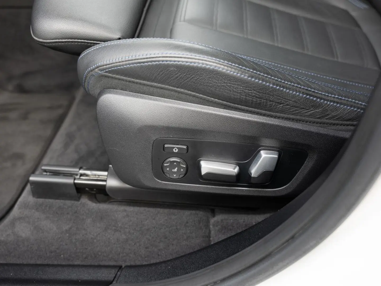 X3 Impressive PANO AHK HUD 360  LED ACC W-LAN