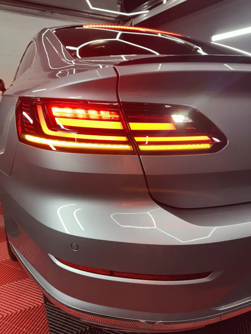 VW ARTEON  3xR-LINE  Faruri full MATRIX  2.0 TSI-190CP