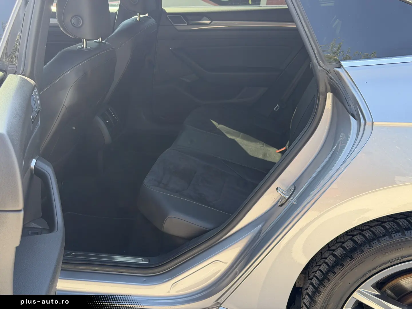 VW ARTEON  3xR-LINE  Faruri full MATRIX  2.0 TSI-190CP