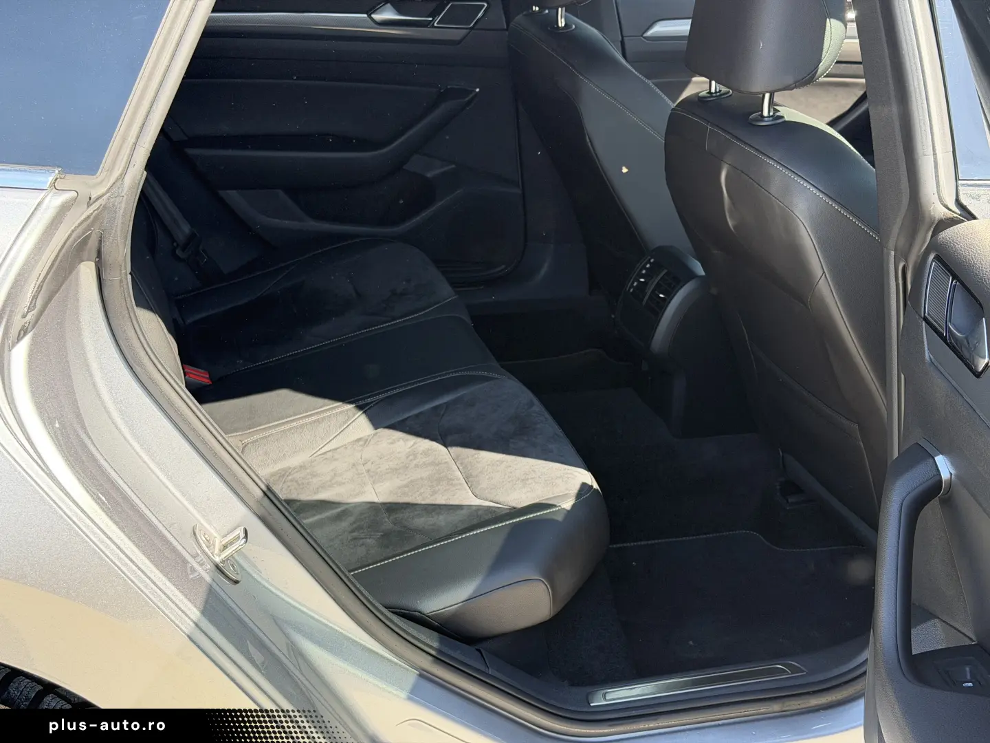 VW ARTEON  3xR-LINE  Faruri full MATRIX  2.0 TSI-190CP