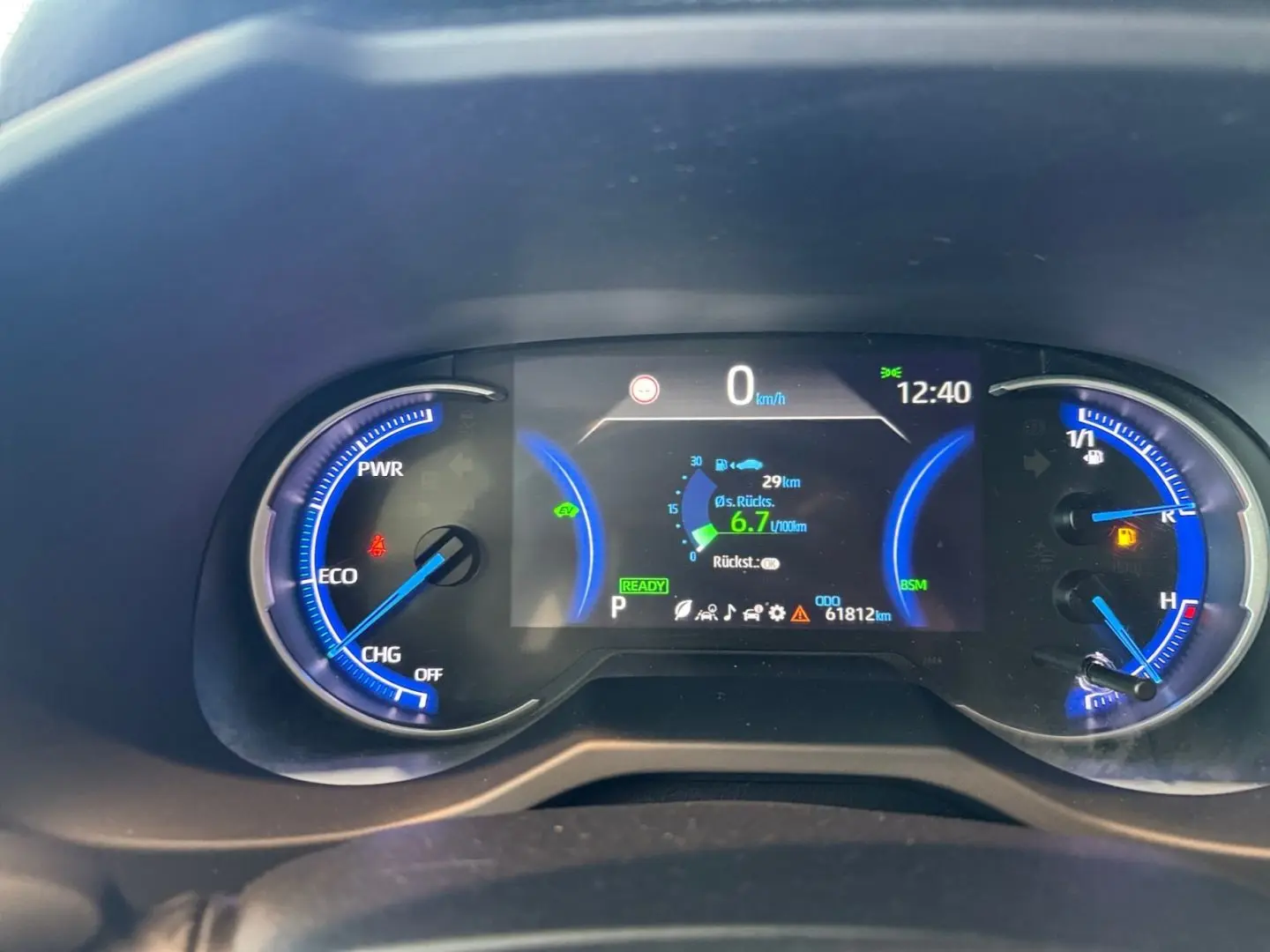 RAV 4 2.5 4x2 Hybrid Team D  AHK el Heck ACC CAM