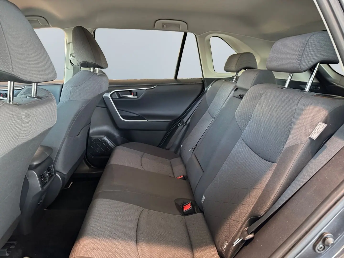 RAV 4 2.5 4x2 Hybrid Team D  AHK el Heck ACC CAM